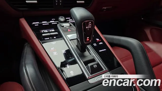 Porsche Cayenne 2021 thumb 9