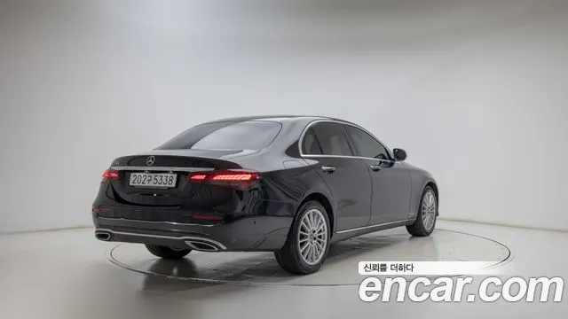 Mercedes-Benz E-Класс 2021 thumb 2