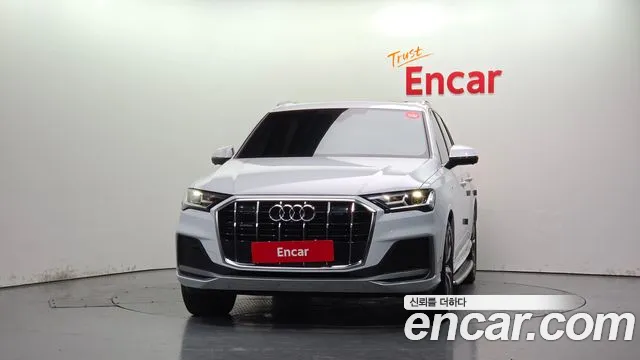 Audi Q7 2022 thumb 3