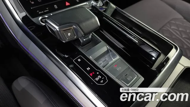 Audi Q7 2022 thumb 9