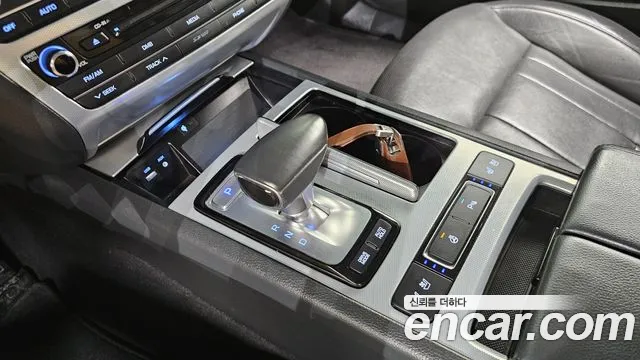 Genesis G80 2017 thumb 9