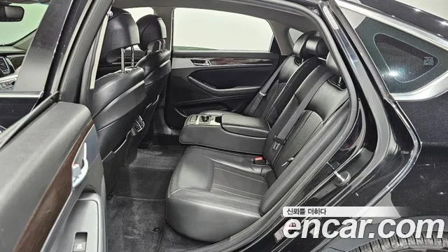 Genesis G80 2017 thumb 11