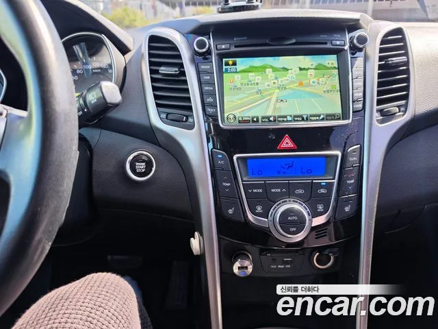 Hyundai i30 2015 thumb 5