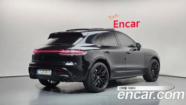 Porsche Macan 2022 thumb 2
