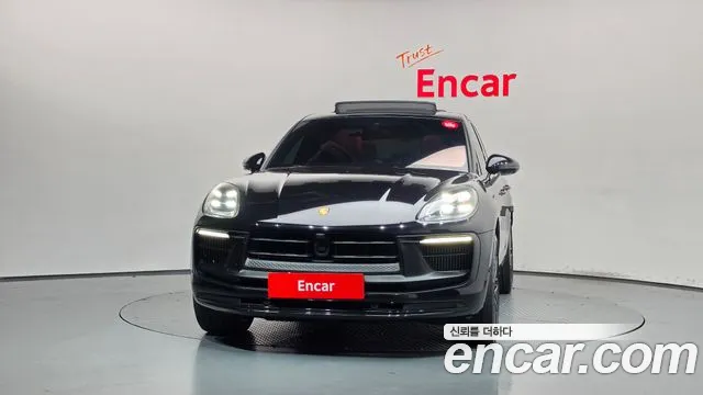 Porsche Macan 2022 thumb 3