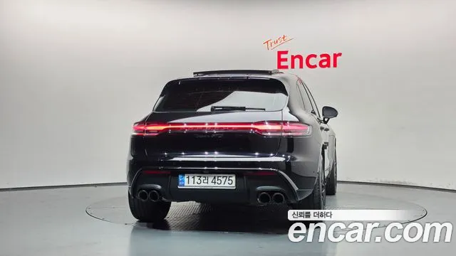 Porsche Macan 2022 thumb 4