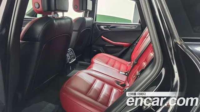 Porsche Macan 2022 thumb 11