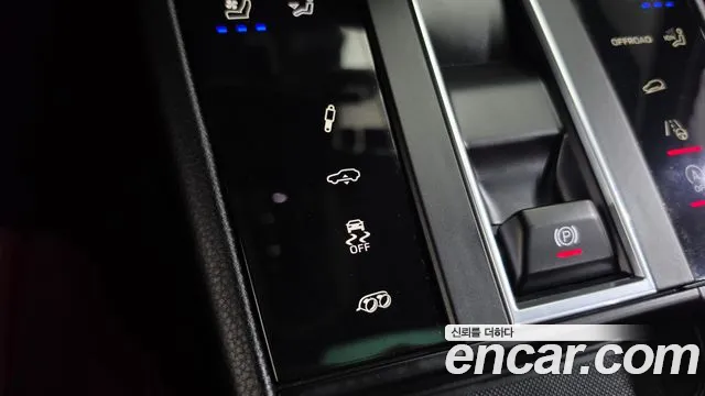 Porsche Macan 2022 thumb 12
