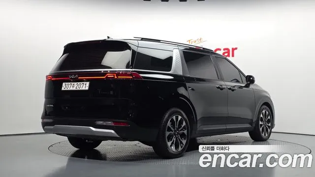 Kia Carnival 2023 thumb 2
