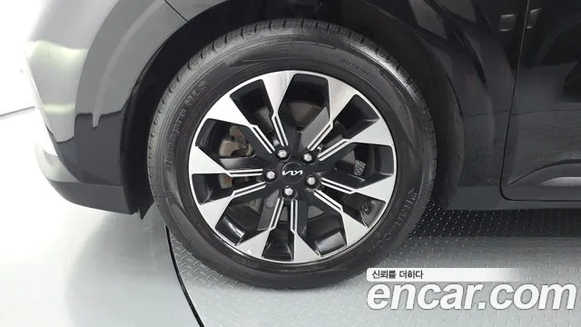 Kia Carnival 2023 thumb 5