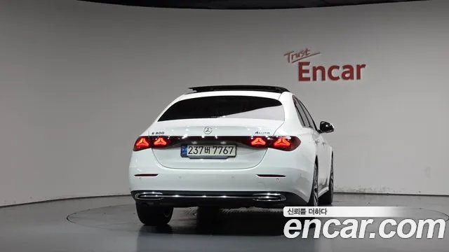 Mercedes-Benz E-Класс 2024 thumb 3