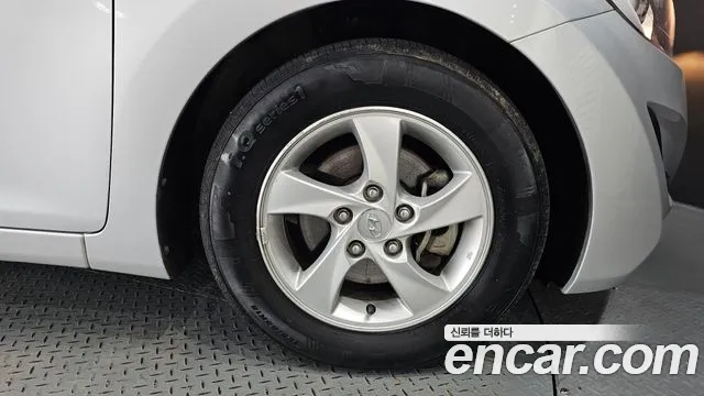 Hyundai Avante 2014 thumb 5