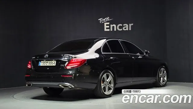 Mercedes-Benz E-Класс 2017 thumb 2