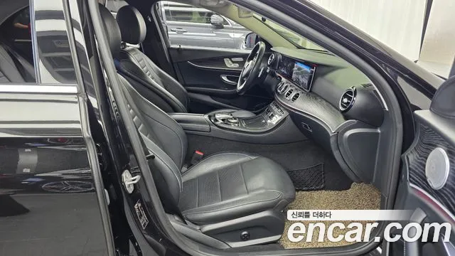 Mercedes-Benz E-Класс 2017 thumb 11