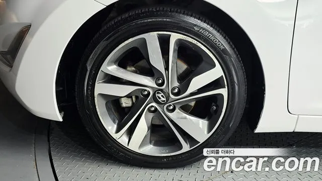 Hyundai Avante 2015 thumb 5