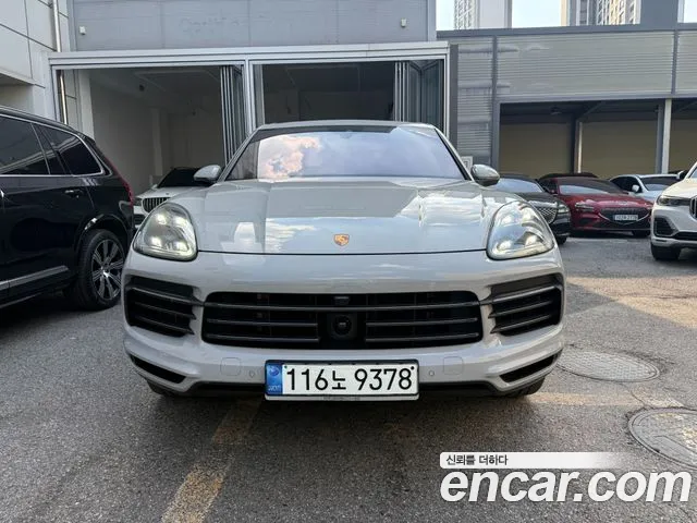 Porsche Cayenne 2022 thumb 3