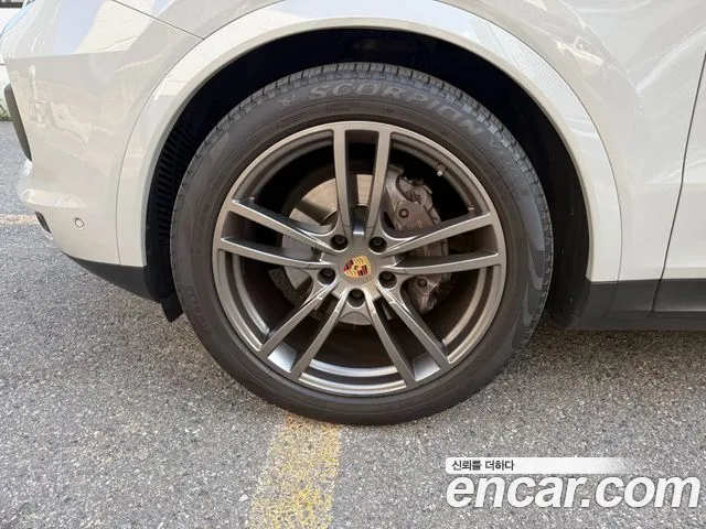 Porsche Cayenne 2022 thumb 5