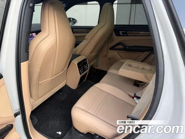 Porsche Cayenne 2022 thumb 9