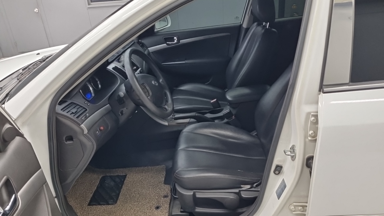 Hyundai Sonata 2009 thumb 10