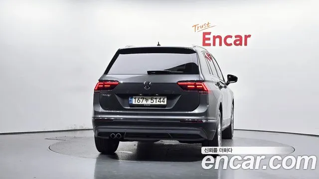 Volkswagen Tiguan 2020 thumb 3