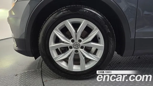 Volkswagen Tiguan 2020 thumb 4