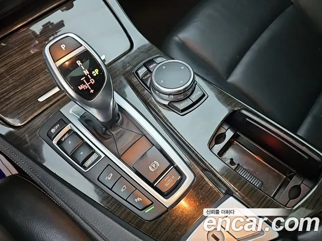BMW 5-Series 2015 thumb 8