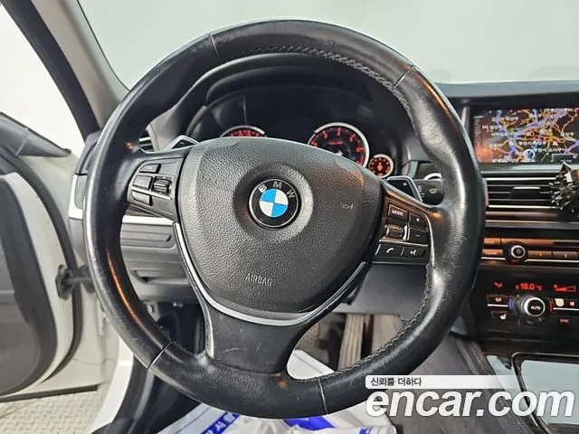 BMW 5-Series 2015 thumb 9