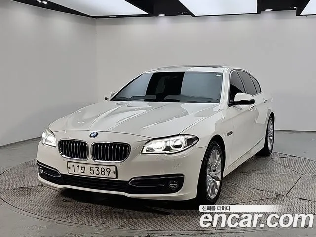 BMW 5-Series 2015 thumb 11