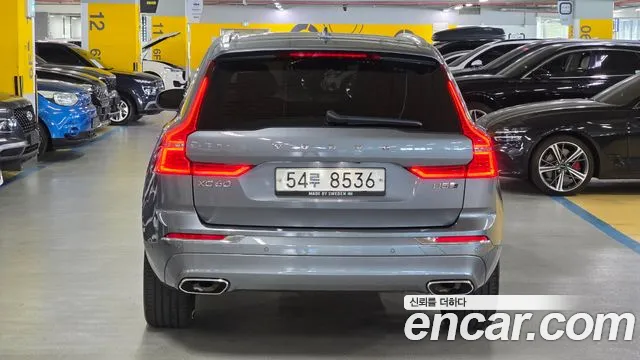 Volvo XC60 2019 thumb 4