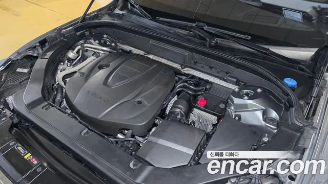 Volvo XC60 2019 thumb 6