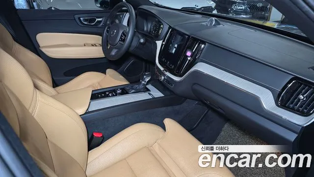 Volvo XC60 2019 thumb 7