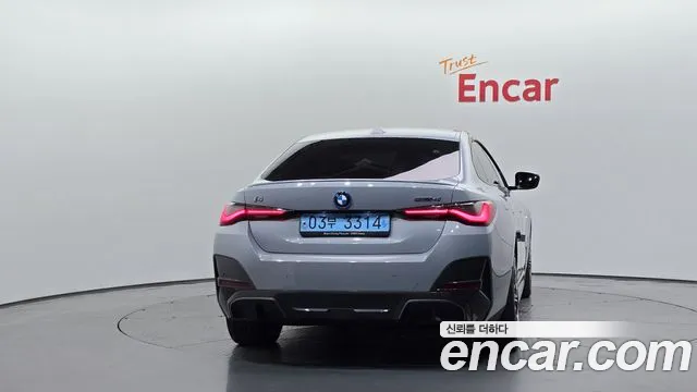 BMW i4 2022 thumb 3