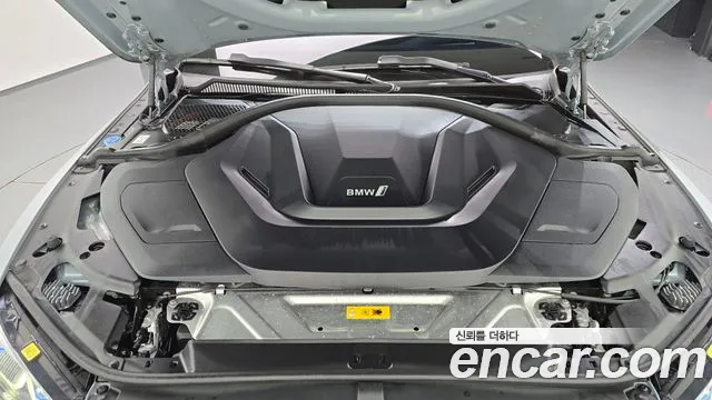 BMW i4 2022 thumb 5