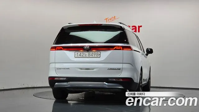 Kia Carnival 2020 thumb 4