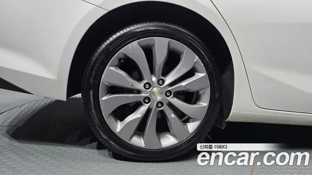 ChevroletGMDaewoo Malibu 2018 thumb 5