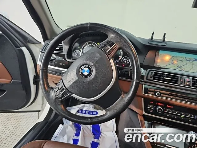 BMW 5-Series 2012 thumb 9