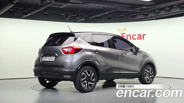 Renault-KoreaSamsung Captur 2017 thumb 2