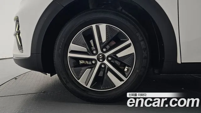 Kia Niro 2021 thumb 5