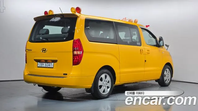 Hyundai Starex 2018 thumb 2