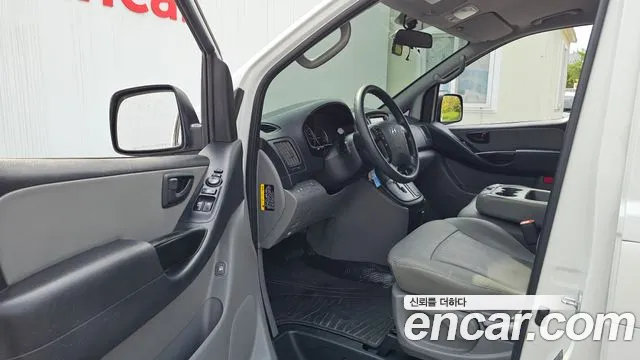 Hyundai Starex 2016 thumb 10