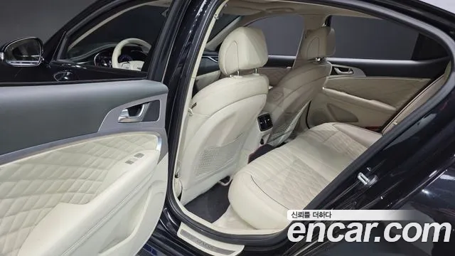 Genesis G70 2020 thumb 12