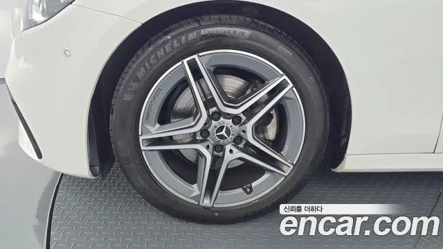 Mercedes-Benz E-Класс 2022 thumb 4