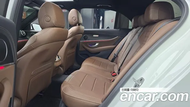 Mercedes-Benz E-Класс 2022 thumb 11