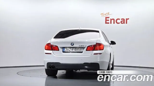 BMW 5-Series 2016 thumb 3