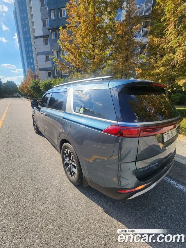 Kia Carnival 2021 thumb 4
