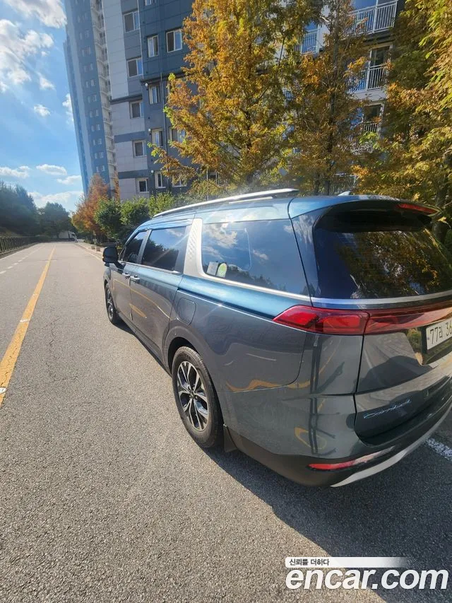 Kia Carnival 2021 thumb 5