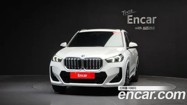 BMW X1 2023 thumb 2