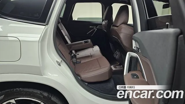 BMW X1 2023 thumb 10