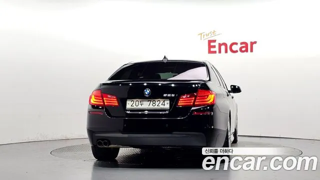 BMW 5-Series 2013 thumb 4