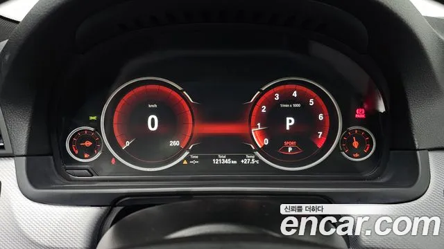 BMW 5-Series 2013 thumb 8